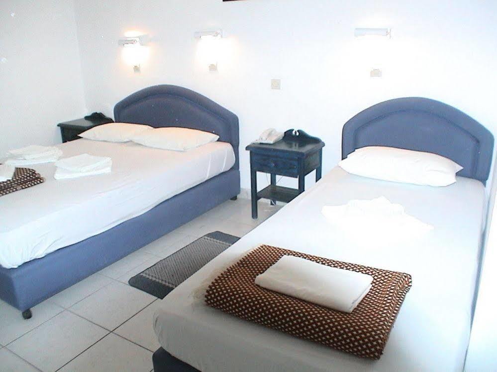 Asimina Hotel Firá Buitenkant foto